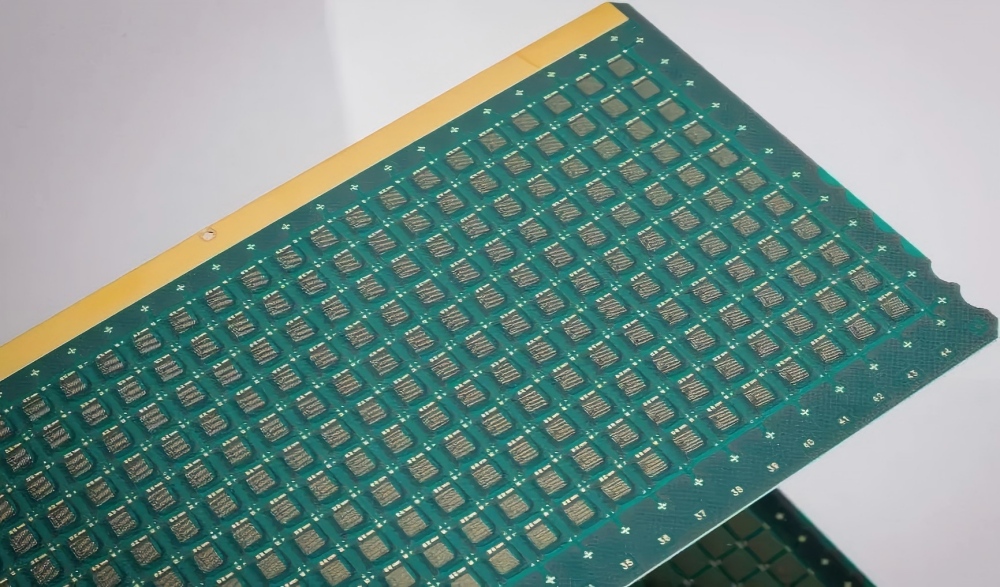 IC substrate panel with an array of small IC substrates