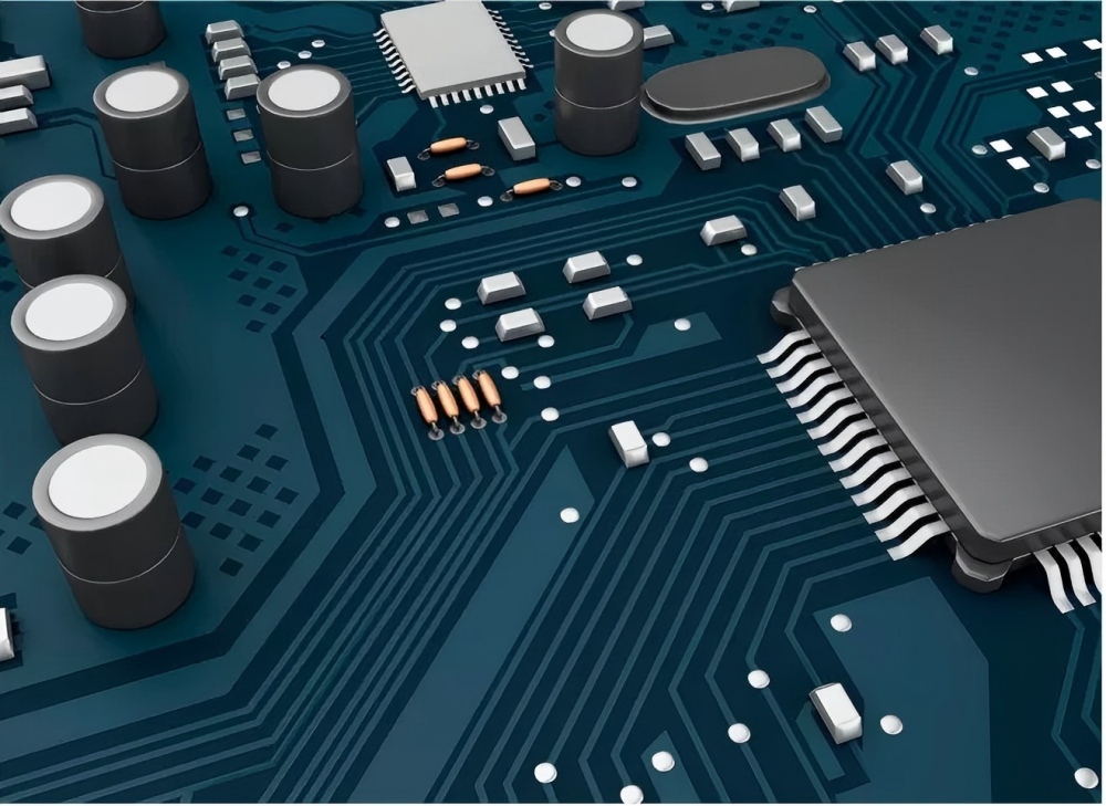 Close-up of deep green solder mask PCB with visible copper traces, integrating capacitors, resistors and main control chips, where copper layers ensure electrical conductivity and heat dissipation