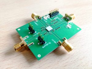 IQ‑mixer RF PCB hardware photo, four SMA ports for RF input, LO input, I/Q output, bias voltage pin headers, RF signal routing layout